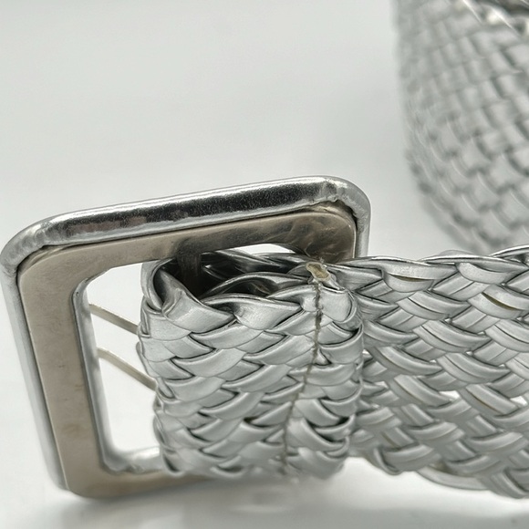 Silver metallic woven belt with rectangular buckle - Picture 5 of 6